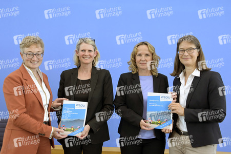 Bundespressekonferenz Gutachten 'Gesund leben auf einer gesunden Erde' in Berlin