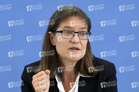 Bundespressekonferenz Gutachten 'Gesund leben auf einer gesunden Erde' in Berlin