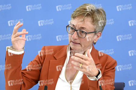 Bundespressekonferenz Gutachten 'Gesund leben auf einer gesunden Erde' in Berlin