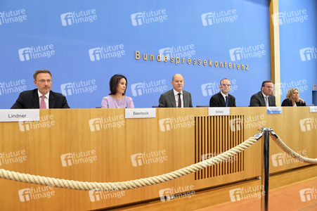 Bundespressekonferenz Vorstellung der Nationalen Sicherheitsstrategie in Berlin