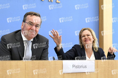 Bundespressekonferenz Vorstellung der Nationalen Sicherheitsstrategie in Berlin