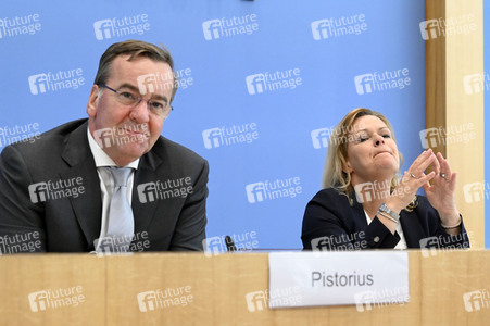Bundespressekonferenz Vorstellung der Nationalen Sicherheitsstrategie in Berlin