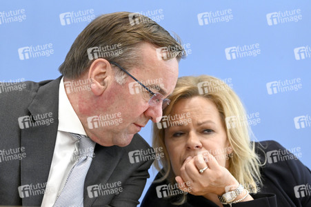 Bundespressekonferenz Vorstellung der Nationalen Sicherheitsstrategie in Berlin