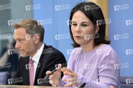 Bundespressekonferenz Vorstellung der Nationalen Sicherheitsstrategie in Berlin