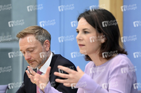 Bundespressekonferenz Vorstellung der Nationalen Sicherheitsstrategie in Berlin