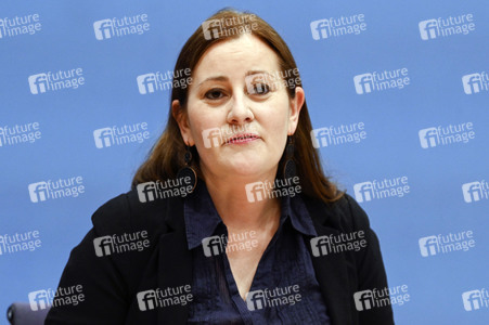 Bundespressekonferenz Wahlrechtsform - Kritik und rechtliche Schritte der Linken in Berlin