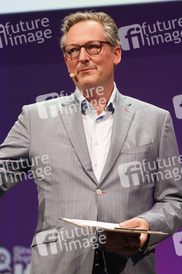 Verleihung des Frontier Award an Michael J. Fox in München