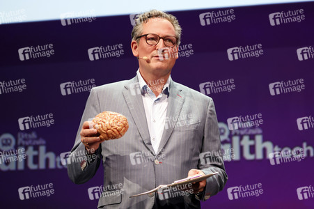 Verleihung des Frontier Award an Michael J. Fox in München