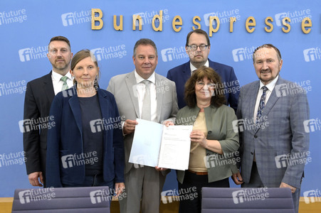 Bundespressekonferenz Jahresbericht 2022 des Petitionsausschusses in Berlin