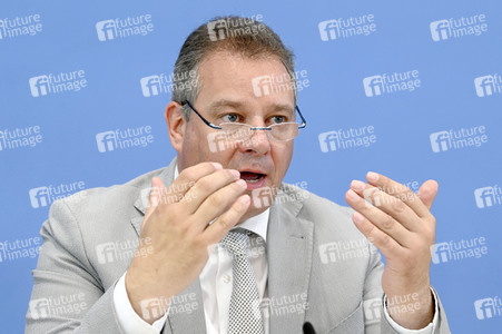 Bundespressekonferenz Jahresbericht 2022 des Petitionsausschusses in Berlin