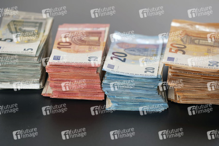 Symbolfoto Bargeld