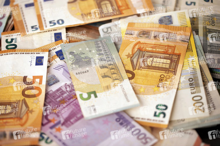 Symbolfoto Bargeld