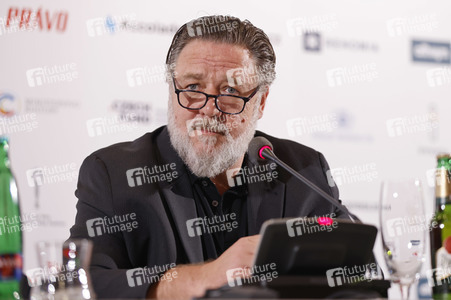 Pressekonferenz mit Russell Crowe, Karlovy Vary International Film Festival 2023
