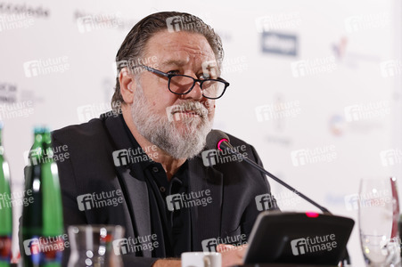 Pressekonferenz mit Russell Crowe, Karlovy Vary International Film Festival 2023