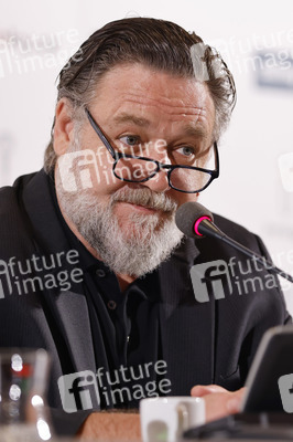 Pressekonferenz mit Russell Crowe, Karlovy Vary International Film Festival 2023