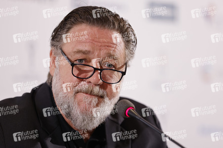 Pressekonferenz mit Russell Crowe, Karlovy Vary International Film Festival 2023