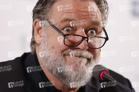 Pressekonferenz mit Russell Crowe, Karlovy Vary International Film Festival 2023
