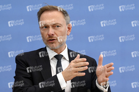 Bundespressekonferenz Regierungsentwurf für den Bundeshaushalt 2024 in Berlin