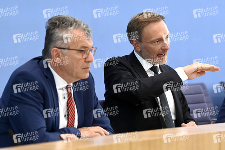 Bundespressekonferenz Regierungsentwurf für den Bundeshaushalt 2024 in Berlin