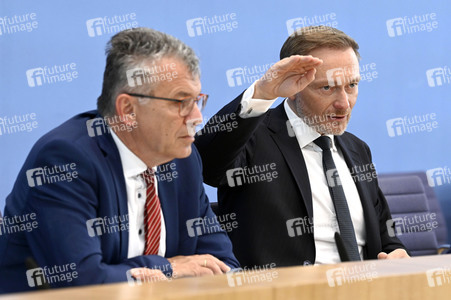 Bundespressekonferenz Regierungsentwurf für den Bundeshaushalt 2024 in Berlin