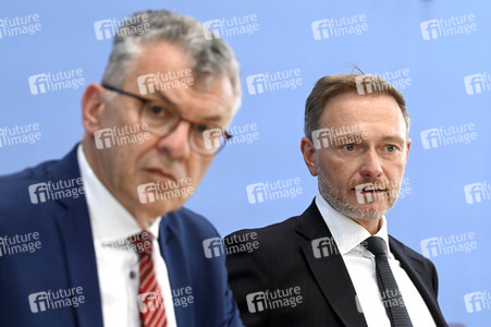 Bundespressekonferenz Regierungsentwurf für den Bundeshaushalt 2024 in Berlin