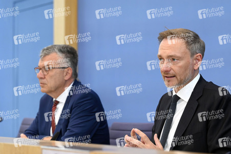 Bundespressekonferenz Regierungsentwurf für den Bundeshaushalt 2024 in Berlin