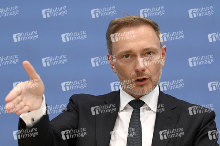 Bundespressekonferenz Regierungsentwurf für den Bundeshaushalt 2024 in Berlin