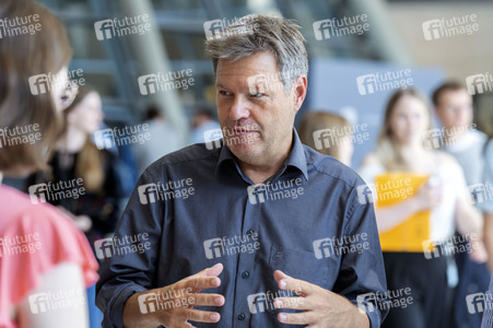 Politiker vor den Fraktionssitzungen im Bundestag in Berlin