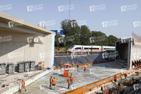 Brückeneinschub an der A59 in Bonn