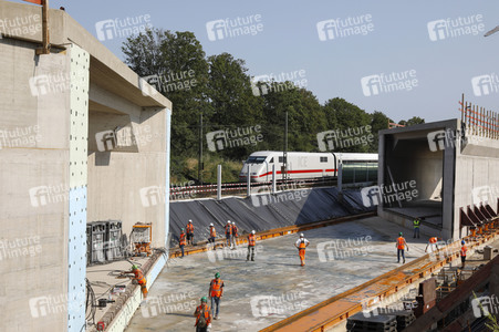 Brückeneinschub an der A59 in Bonn