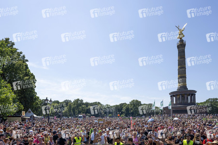 Rave The Planet Techno-Parade in Berlin