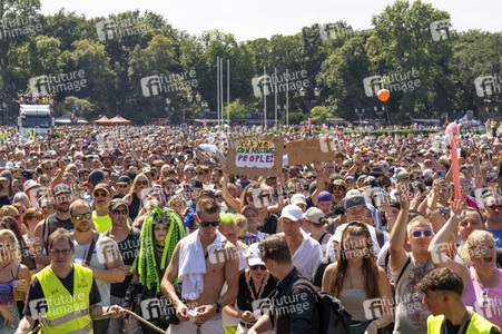 Rave The Planet Techno-Parade in Berlin