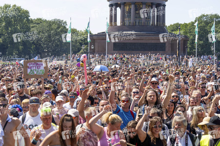 Rave The Planet Techno-Parade in Berlin