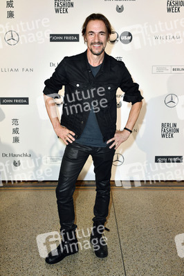 William Fan Fashion Show auf der Berlin Fashion Week S/S 2024