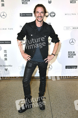 William Fan Fashion Show auf der Berlin Fashion Week S/S 2024