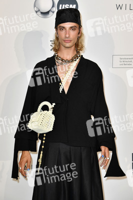 William Fan Fashion Show auf der Berlin Fashion Week S/S 2024