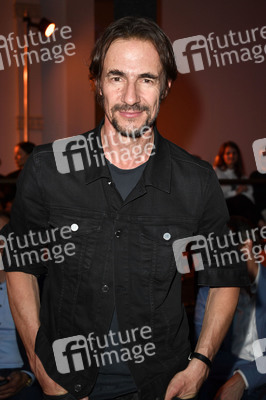 William Fan Fashion Show auf der Berlin Fashion Week S/S 2024