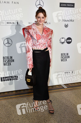 William Fan Fashion Show auf der Berlin Fashion Week S/S 2024
