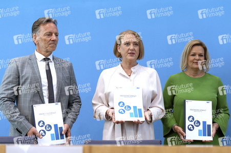 Bundespressekonferenz Lagebild häusliche Gewalt und Start der Studie LeSuBia in Berlin