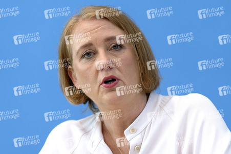 Bundespressekonferenz Lagebild häusliche Gewalt und Start der Studie LeSuBia in Berlin