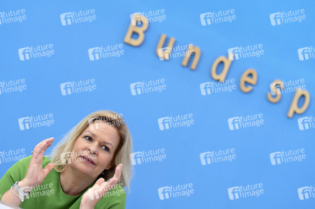 Bundespressekonferenz Lagebild häusliche Gewalt und Start der Studie LeSuBia in Berlin