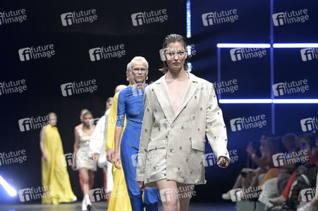 Marcel Ostertag Fashion Show auf der Berlin Fashion Week S/S 2024