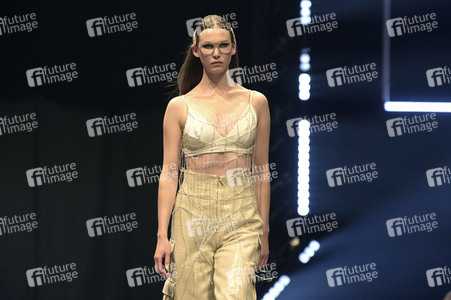 Marcel Ostertag Fashion Show auf der Berlin Fashion Week S/S 2024