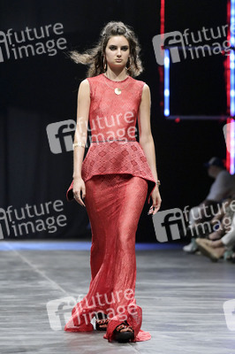 Rebekka Ruetz Fashion Show auf der Berlin Fashion Week S/S 2024