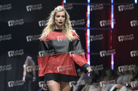Rebekka Ruetz Fashion Show auf der Berlin Fashion Week S/S 2024