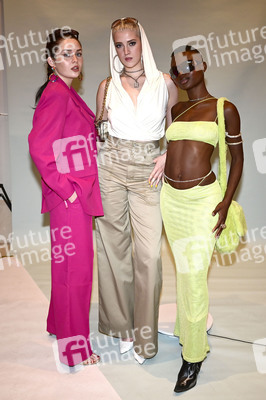 Anja Gockel Fashion Show 'Air' auf der Berlin Fashion Week Spring/Summer 2024 in Berlin