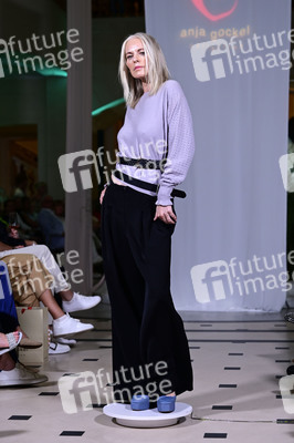 Anja Gockel Fashion Show 'Air' auf der Berlin Fashion Week Spring/Summer 2024 in Berlin