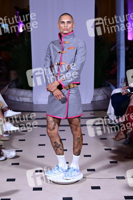 Anja Gockel Fashion Show 'Air' auf der Berlin Fashion Week Spring/Summer 2024 in Berlin