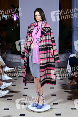 Anja Gockel Fashion Show 'Air' auf der Berlin Fashion Week Spring/Summer 2024 in Berlin