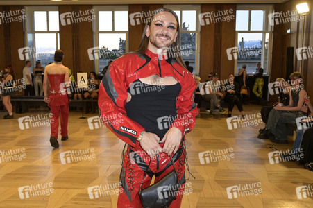 Namilia Fashion Show auf der Berlin Fashion Week S/S 2024